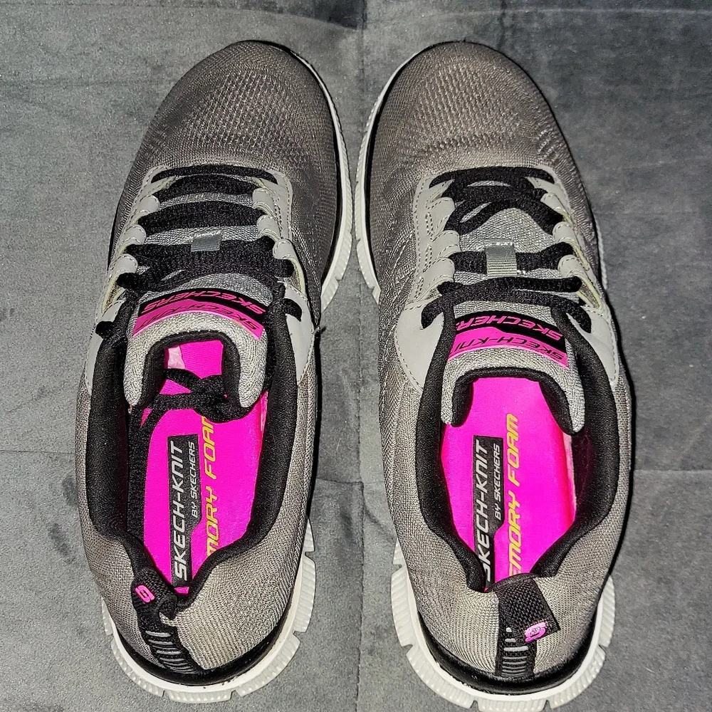 EUC SKECHERS SKECH-KNIT WOMENS RUNNING A SNEAKERS FLEX SOLE MEMORY FOAM SIZE 8 - Picture 4 of 6